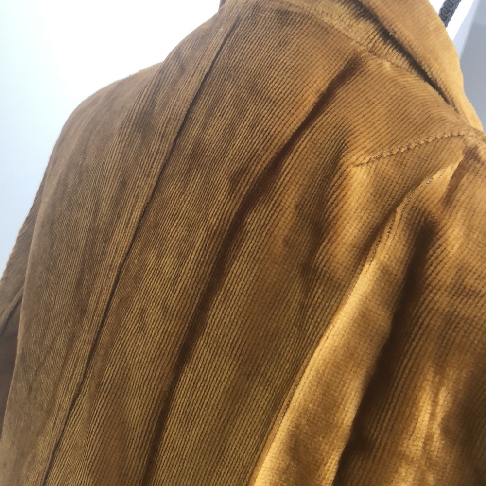 DKNY GOLD BLAZER- Special Occasion / damage - Picture 7 of 9